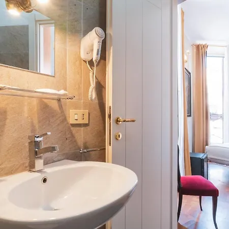 Golden Piazza Di Spagna Pensionat 3*