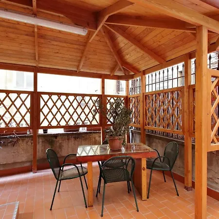 Sanctuay Apartment *