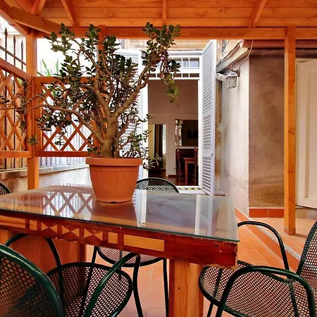 Sanctuay Apartment *