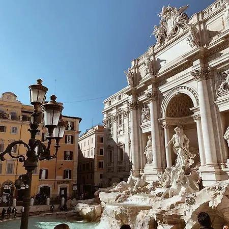 Residenza Tritone Luxury Trevi Fountain Guest house
