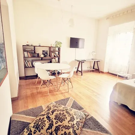 Bed & Breakfast Cinema House 3*