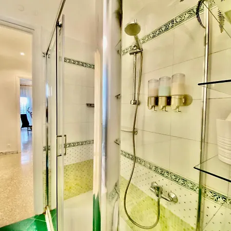 Elegant Vatican Metro & Golf Apartment