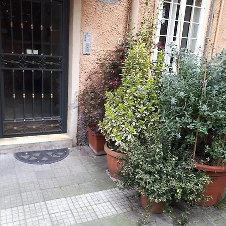 Tra Gianicolo E Trastevere *
