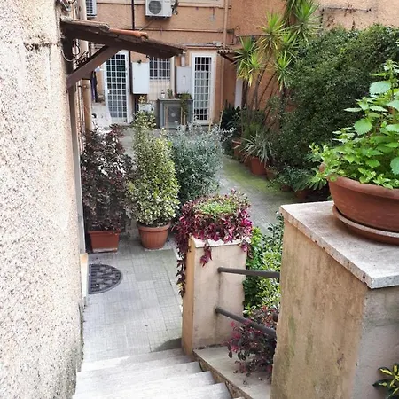 Tra Gianicolo E Trastevere Bed & Breakfast *