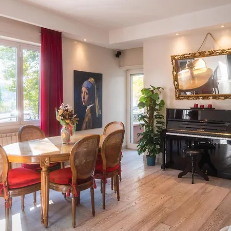 Luxury In Front Of Ponte Milvio Apartment