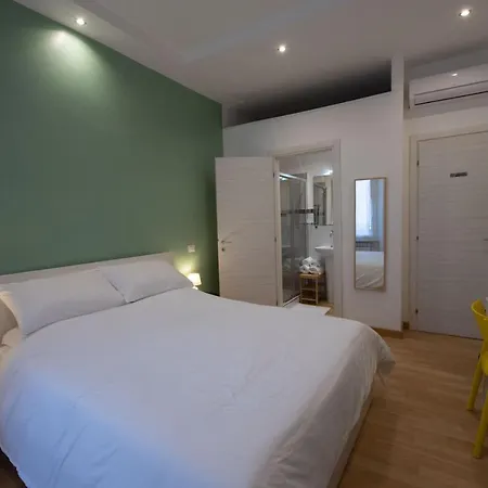 Domus Castroni Germanico Bed & Breakfast
