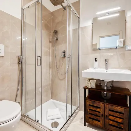3 3 Bathrooms - Lovely Close The Vatican Apartment