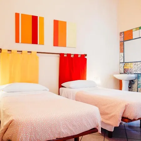 Hostel The Beehive *