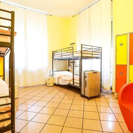 Hostel The Beehive *