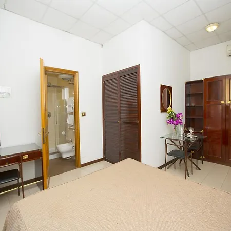 Tassoni Aparthotel 3*