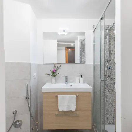 Iflat Small Studio In The Heart Of Trastevere * Rome