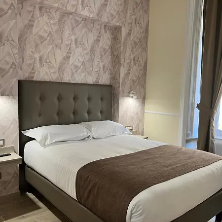Le Petit Hotel