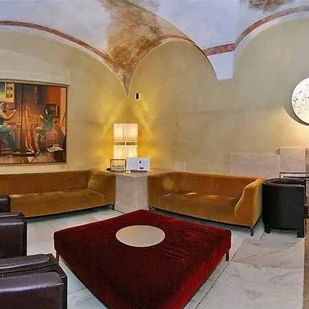 Empire Ξενοδοχείο 4*