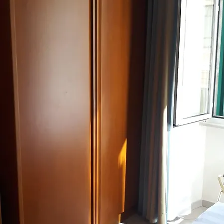 Crosti Hotel 3*