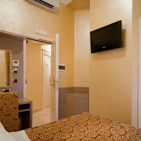 Hotel Fellini 3*