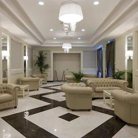 Leonardo Boutique Monti