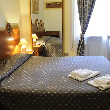 Hotel Farini 2*