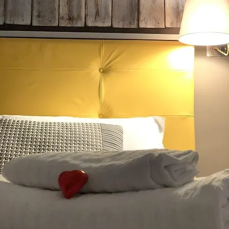 Irooms - Spanish Steps Guest house 4*