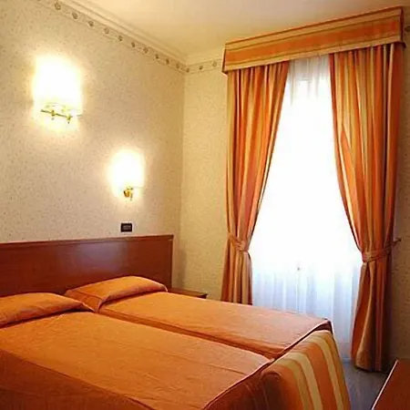 Dina Hotel 3*