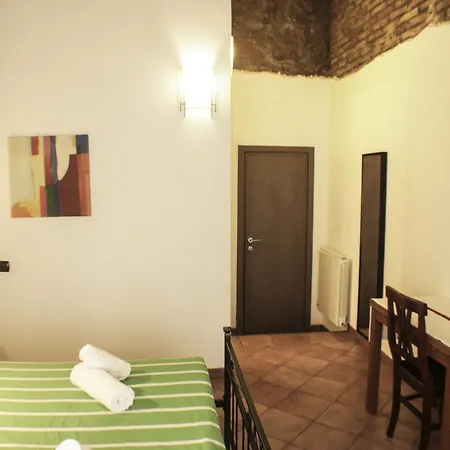 Sixtythree Bed & Breakfast 2*