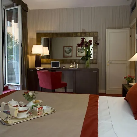 Hotel Dei Borgognoni 4*