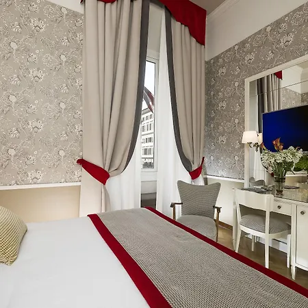 Hotel Bettoja Massimo D'azeglio 4*