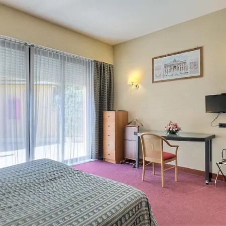Hotell Petra 4*