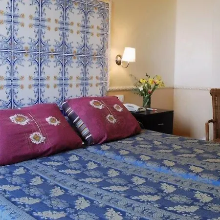 Picasso Hotel *