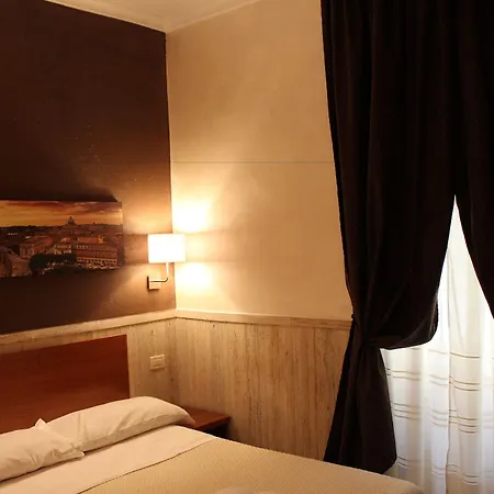 Pyramid Hotel 3*