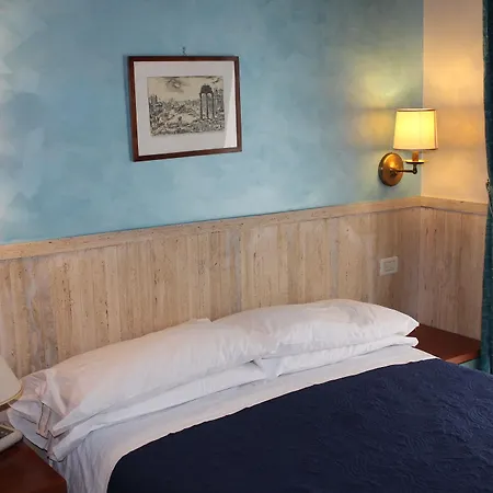 Pyramid Hotel 3*