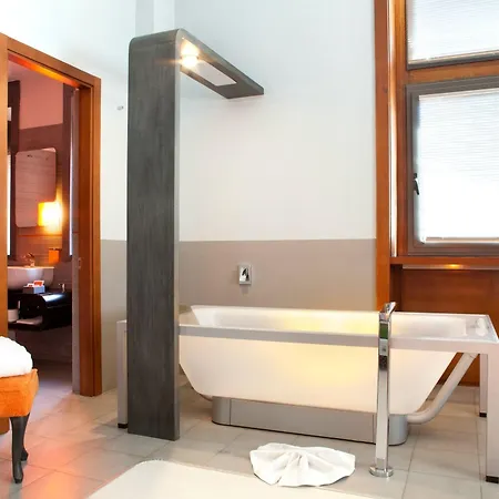 Orange 4*