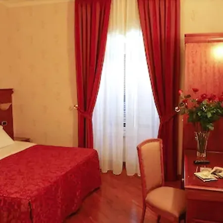 Serena Srl מלון 3*