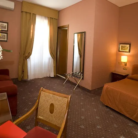 Domus Aventina Hotel 3*