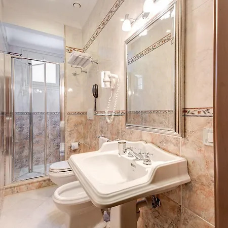 Artorius Hotel 2*