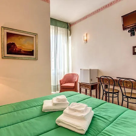 Cambridge Hotel 3*