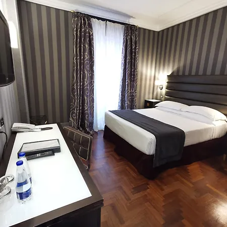 Royal Court Hotel