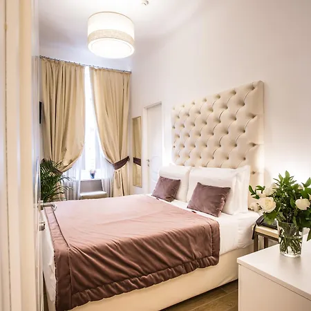 Chic & Town Luxury Bed & Breakfast