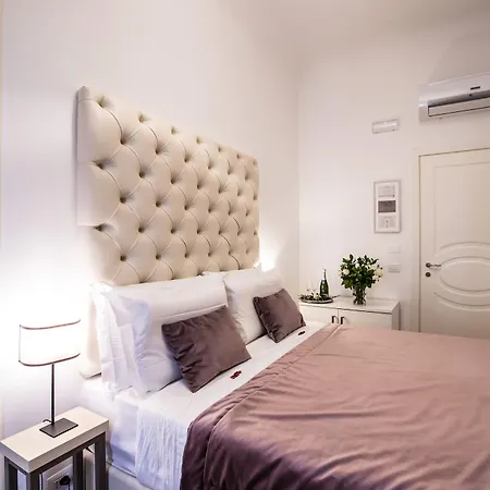 Chic & Town Luxury Bed & Breakfast 2*