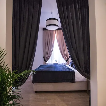 Chic & Town Luxury Bed & Breakfast Rome