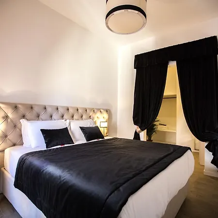 Chic & Town Luxury Bed & Breakfast