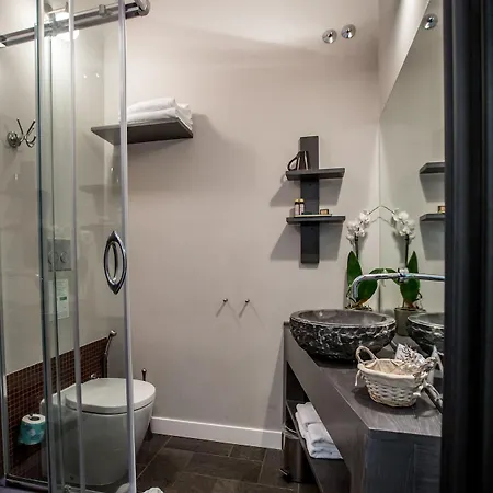 Chic & Town Luxury Bed & Breakfast