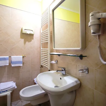 Hotel Tuscolana 3*