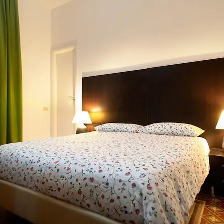 Bed & Breakfast El Dorado Colosseum 2*