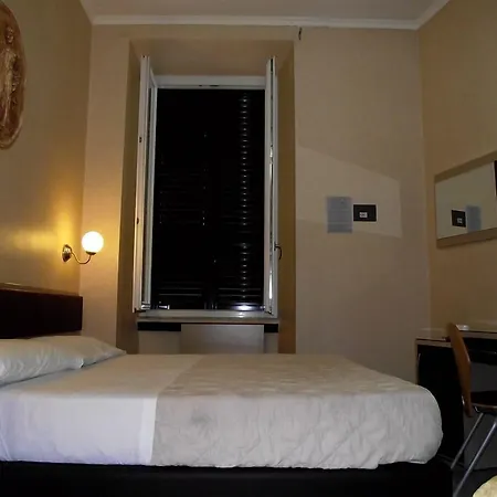 Elide Hotel