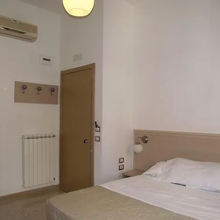 Elide Hotel 3*