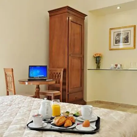 Le Clarisse Pantheon Hotel
