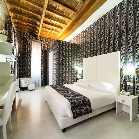 Relais Trevi 95 Boutique (adults Only) Hotel 4*