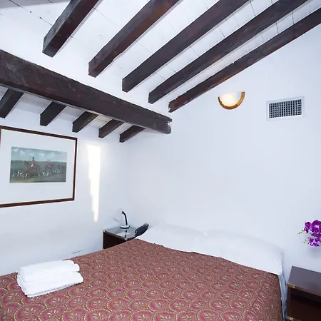 Tassoni Aparthotel 3*