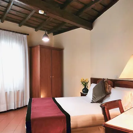 Teatro Di Pompeo Hotel