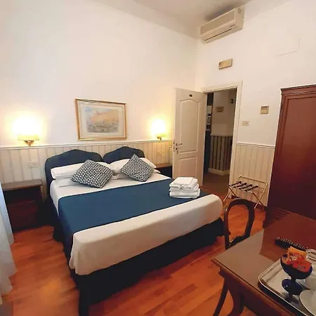 Porta Pia מלון 3*
